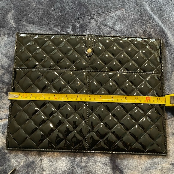 Tablet & mini wristlet - Picture 2 of 7